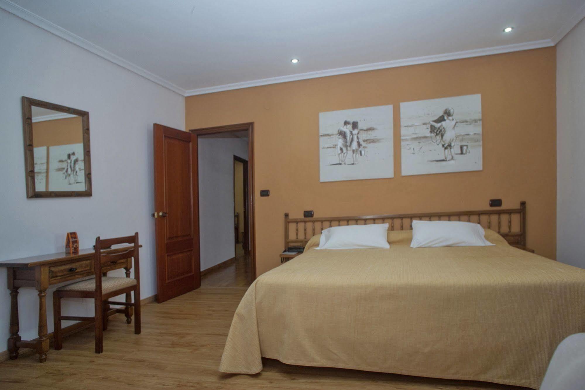 Hospedium Hotel La Marina Costa Da Morte Cee Exteriér fotografie