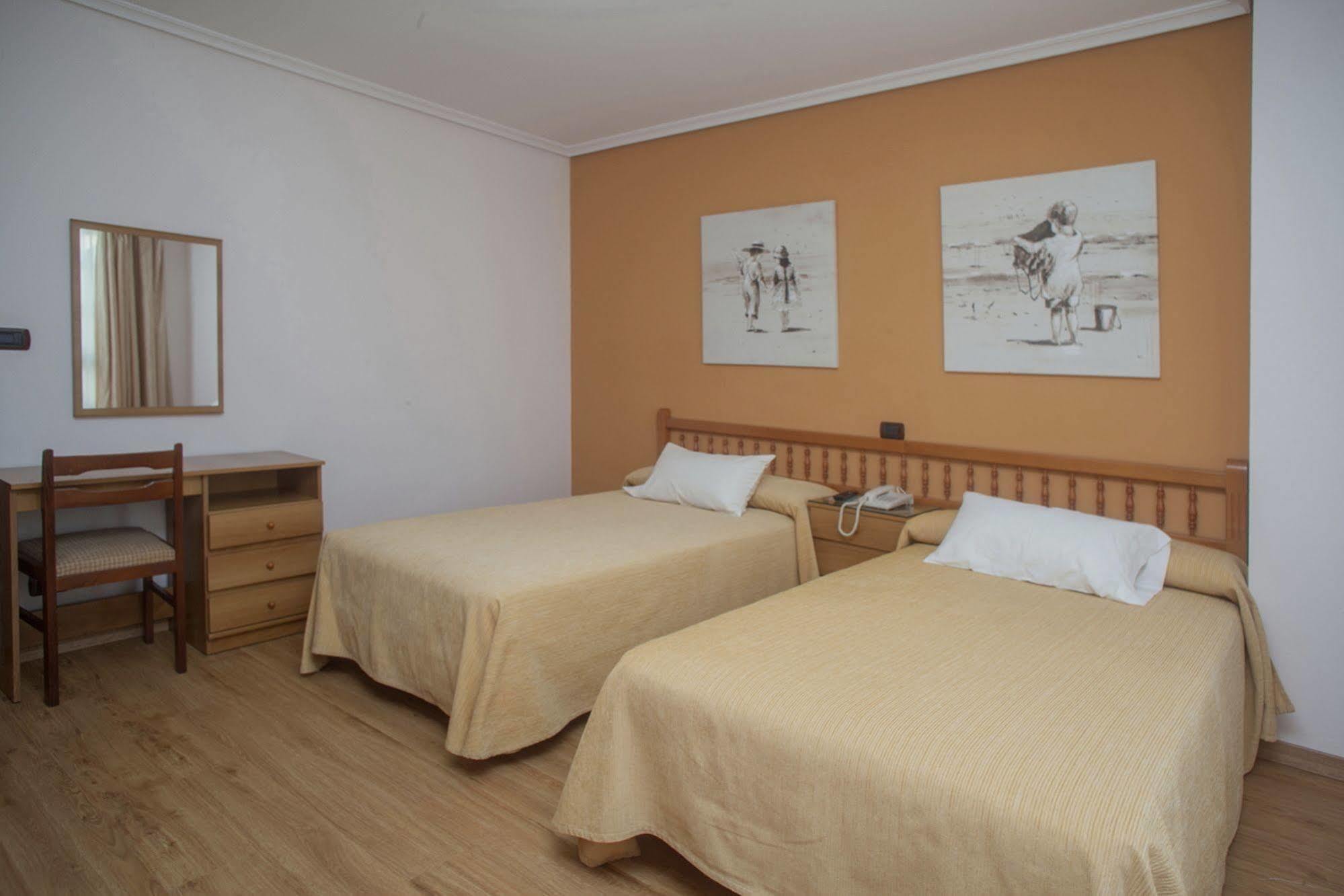 Hospedium Hotel La Marina Costa Da Morte Cee Exteriér fotografie